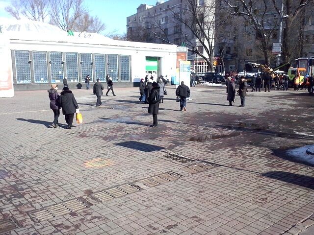 В Киеве выгнали МАФы из двух станций метро: опубликованы фото генеральной уборки