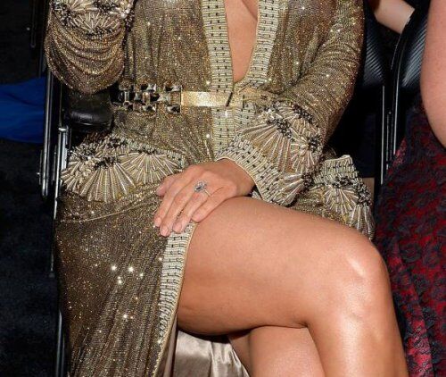 Ким Кардашьян не смогла скрыть целлюлит на своих знаменитых бедрах