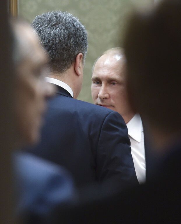 В Минске Порошенко обращался к Путину на "ты", а тот срывался на крик – Der Spiegel