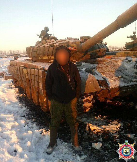 Украинские военные захватили экипаж российского танка боевиков