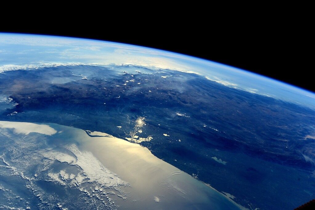 Астронавт заснял с МКС "землю между двумя океанами"