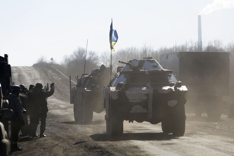 Відступ з Дебальцеве та бої в Широкине: останні події на Донбасі і фото