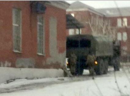 В морг Алчевска доставили 50 погибших под Дебальцево боевиков "ЛНР": фотофакт