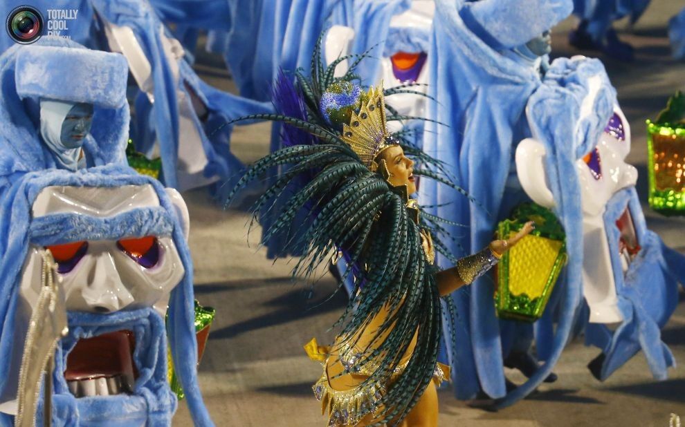 Красочные фото карнавала в Рио-де-Жанейро за 2015 год
