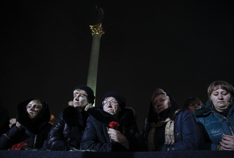 Печаль и свет Майдана: фоторепортаж с годовщины расстрела Небесной сотни