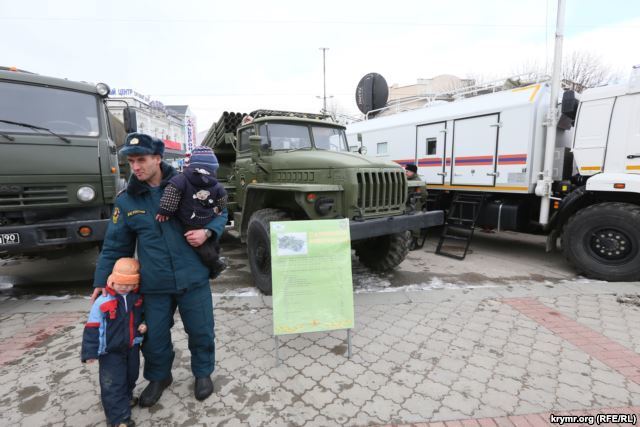Оккупанты свезли в центр Симферополя "Грады" и минометы: опубликованы фото