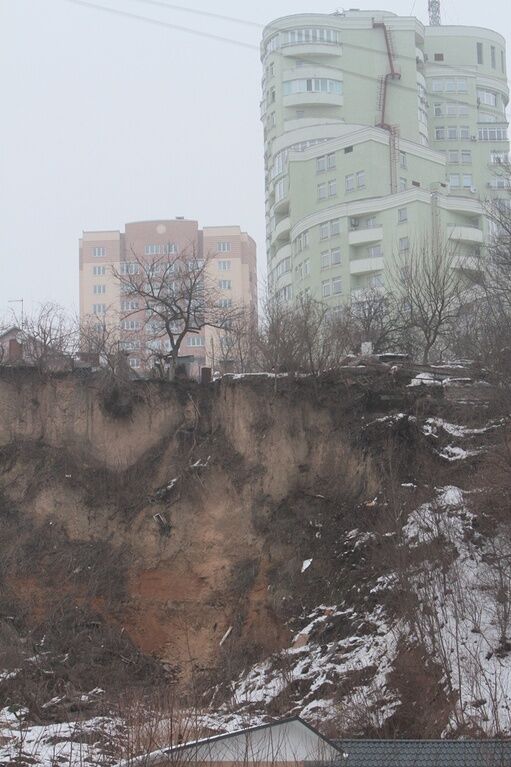 В Киеве оползни угрожают 136 участкам: где может поползти земля