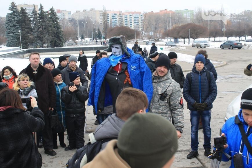 В Сумах на костре из покрышек сожгли "Путина": опубликованы фото и видео