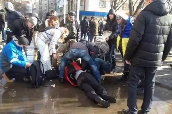 От мирного шествия до АТО: главные подробности, фото и видео теракта в Харькове