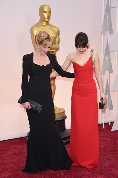 Анастейша Стил на красной дорожке "Оскара" вместе с мамой