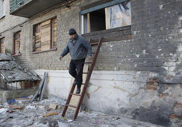 Дебальцево в оккупации террористов: фото из разрушенного города