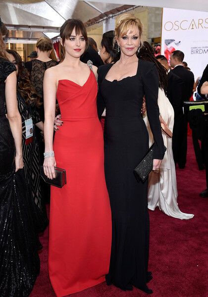Анастейша Стил на красной дорожке "Оскара" вместе с мамой