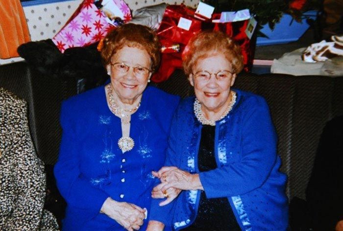 История жизни самых старых сестер-близняшек, которые неразлучны уже 103 года