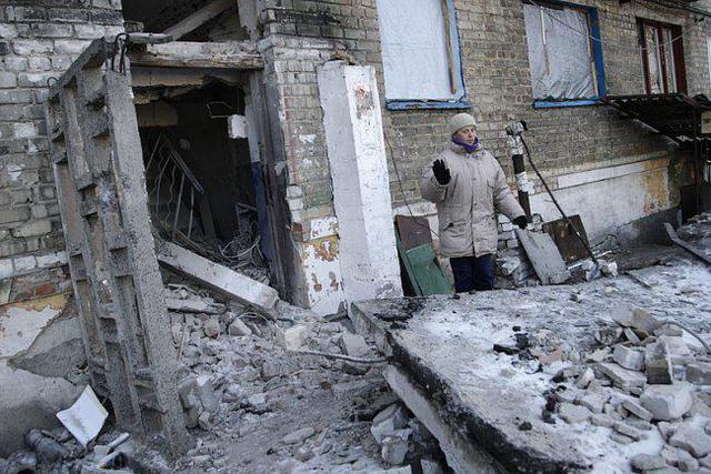 Дебальцево в оккупации террористов: фото из разрушенного города
