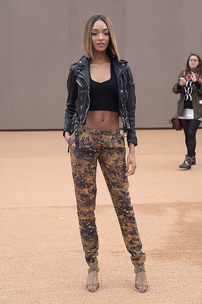 Показ Burberry Prorsum: бахрома и стиль 70-ых возвращаются