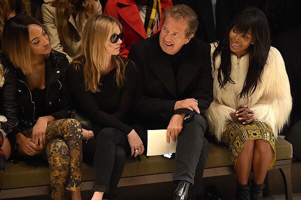 Показ Burberry Prorsum: бахрома и стиль 70-ых возвращаются