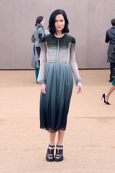 Показ Burberry Prorsum: бахрома и стиль 70-ых возвращаются