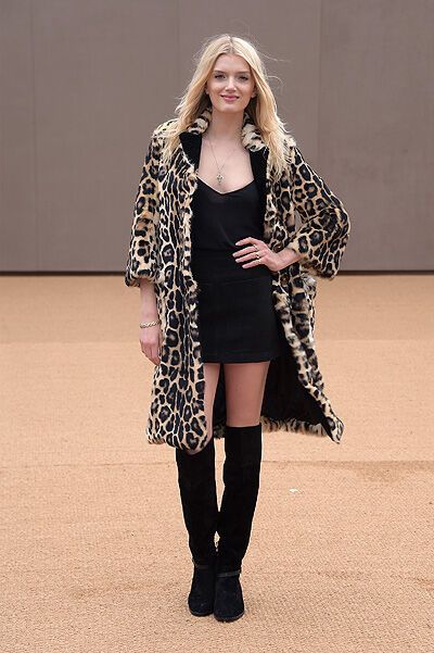 Показ Burberry Prorsum: бахрома и стиль 70-ых возвращаются