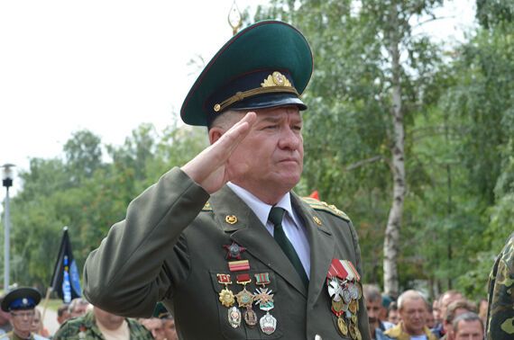 Скандальный "генерал Ленцов" оказался погрязшим в миллионных долгах отставным российским полковником