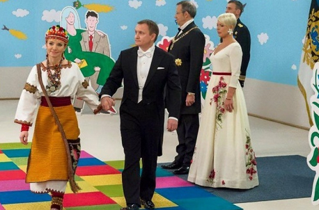 Украинка в душе: глава МИД Эстонии пришла на прием в гуцульском костюме. Фотофакт