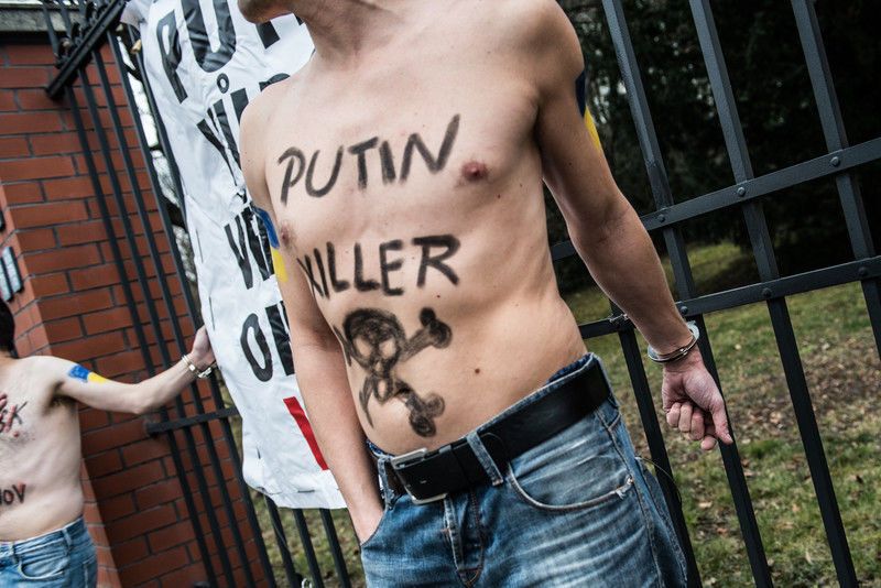 "Putin killer": в Праге митинговали против агрессии России в отношении Украины. Фотофакт