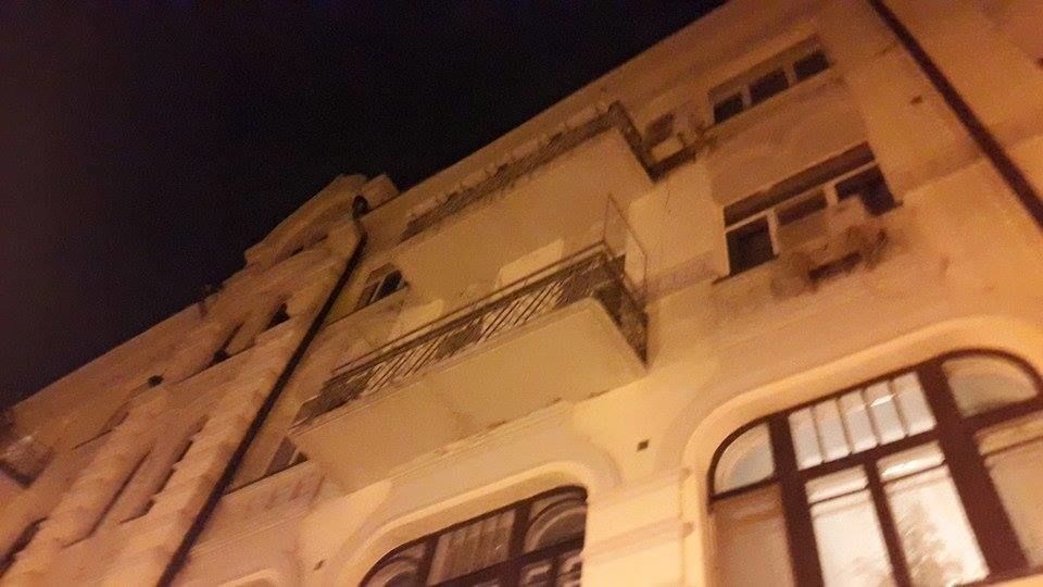 В Киеве подросток бросал с балкона петарды под ноги прохожим
