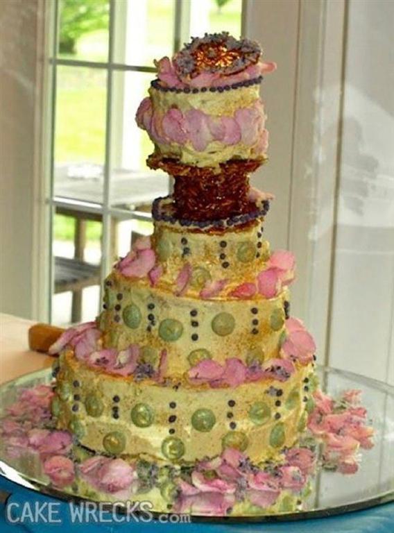 25 невероятно ужасных свадебных тортов