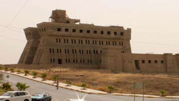 Боевики ИГ кувалдами разрушили тысячелетние памятники истории, потому что им "приказал Пророк"