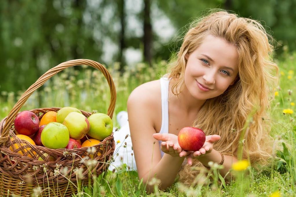 Как обновить организм весной: 10 правил самого красивого диетолога Украины