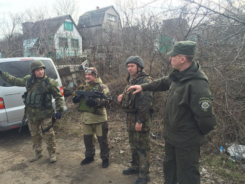 Правоохоронці проводять спецоперацію по затриманню маріупольського терориста. Фотофакт