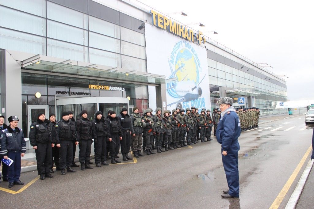 В аеропорту "Бориспіль" рятувальники загасили пожежу в літаку: опубліковані фото навчань