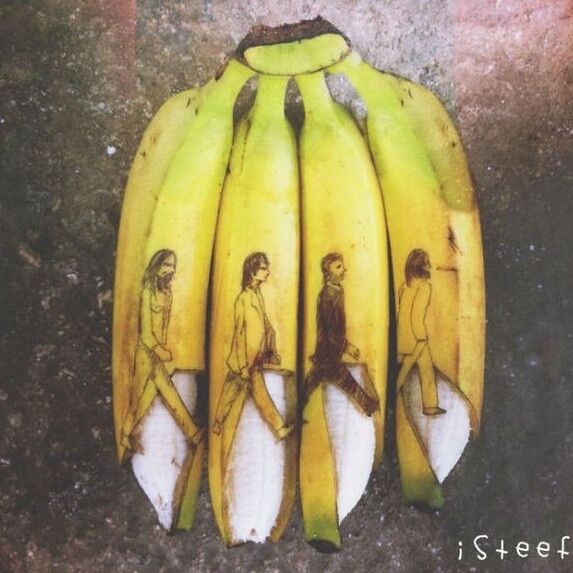 Художник придал новый образ простим бананам