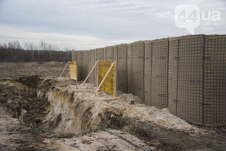 Под Киевом на базе Нацгвардии испытали новые защитные сооружения: опубликованы фото