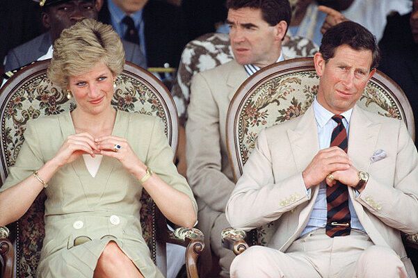 Принц Чарльз хотел бросить принцессу Диану у алтаря: новые скандальные факты
