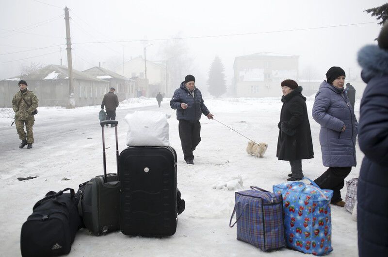 Як відбувається евакуація населення з Дебальцевого: фоторепортаж