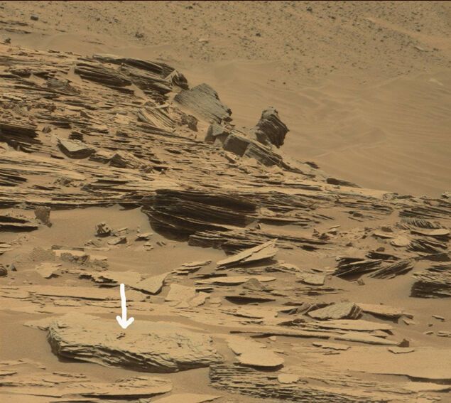 На Марсе обнаружили каменное "кладбище": плиты и кресты