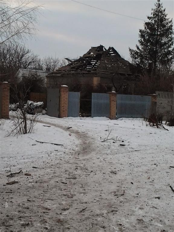 Краєвиди села Піски після обстрілу російськими "Градами"