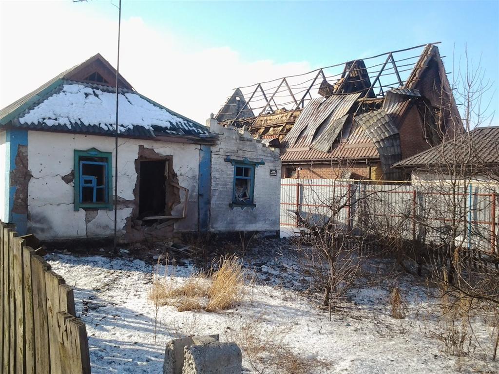 Краєвиди села Піски після обстрілу російськими "Градами"