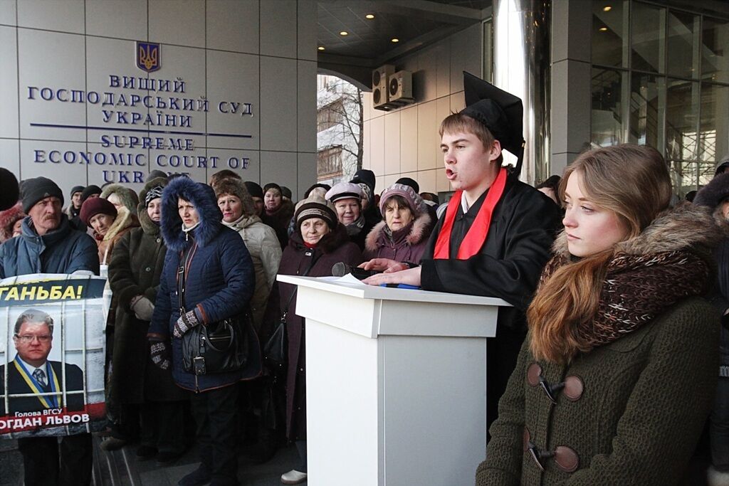 Главе Высшего хозсуда Богдану Львову дали четыре дня для добровольной отставки: опубликованы фото