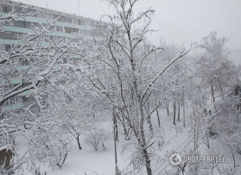 Киев парализовал снегопад: хроника событий, фото и видео