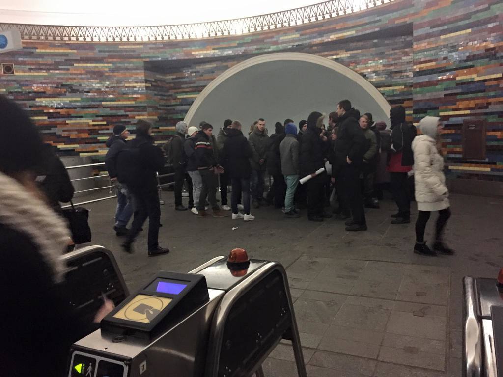 В Киеве из-за подорожания проезда активисты заблокировали станцию метро "Крещатик": фото протеста