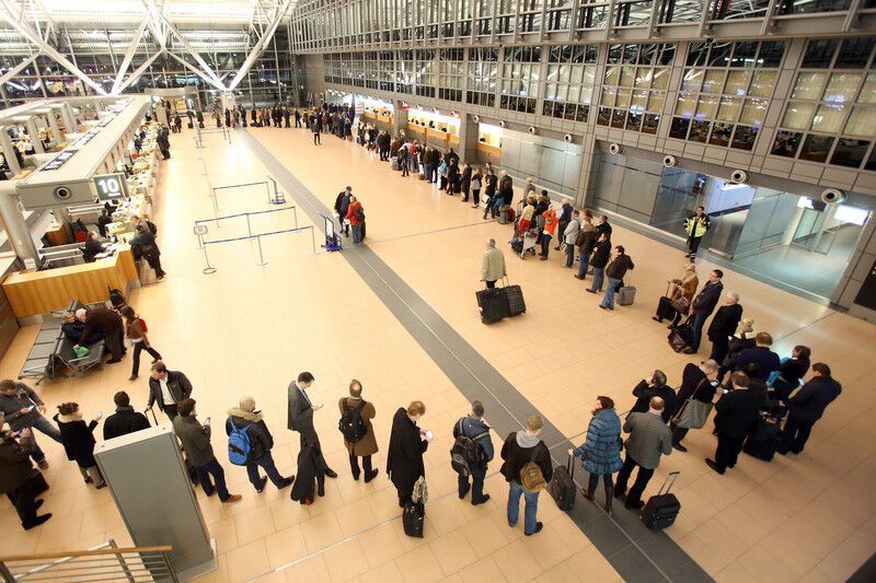 У німецьких аеропортах скасували сотні рейсів через страйк. Опубліковані фото