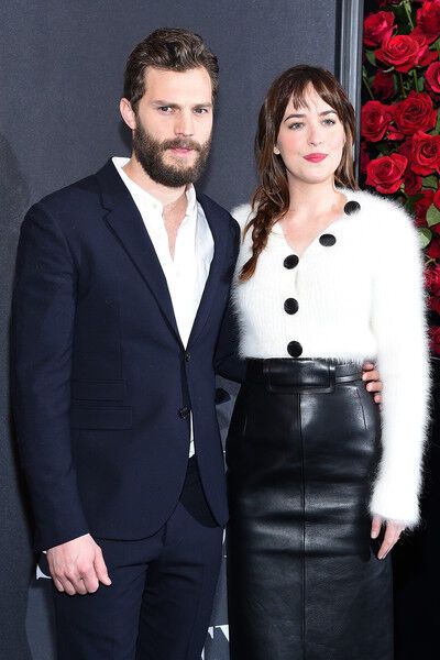 Пушистая Дакота Джонсон на премьере "Пятидесяти оттенков серого"