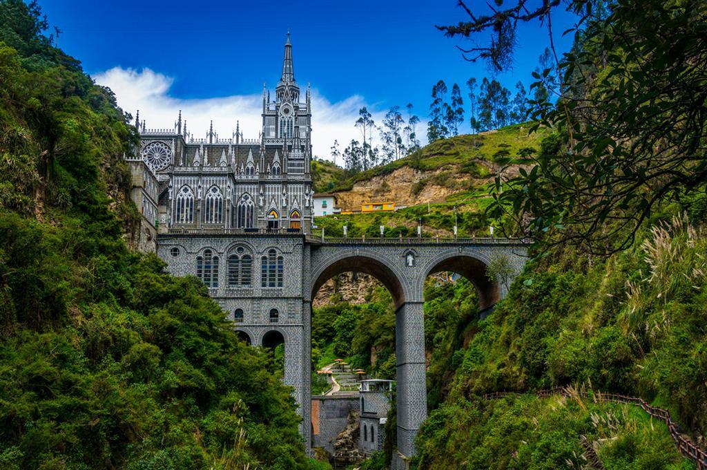 17 самых величественных религиозных зданий мира