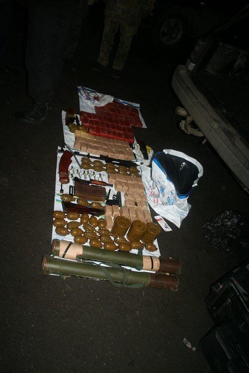 "Беркутовцы", ранее избившие журналиста в Харькове, стали героями: задержали авто с арсеналом из АТО