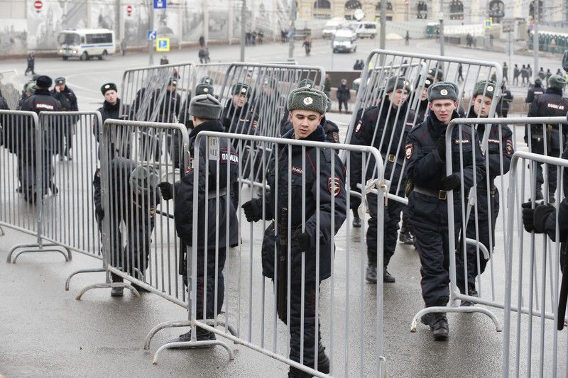 "Герои не умирают": десятки тысяч москвичей вышли на шествие памяти Немцова. Фото и видео