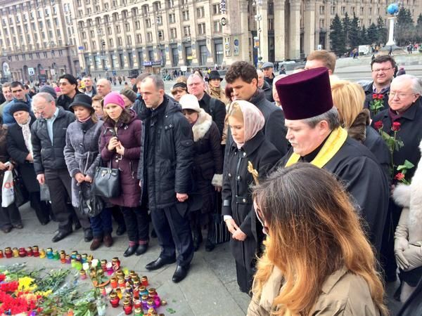 Тысячи людей помолились за Савченко в Киеве. Опубликованы фото
