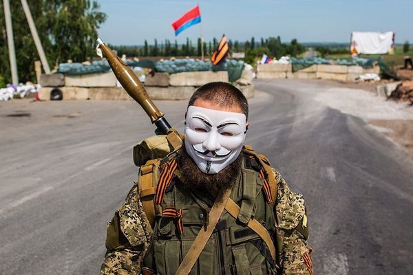 Мода "Новороссии": опубликованы фото самых необычных нарядов террористов и их приближенных