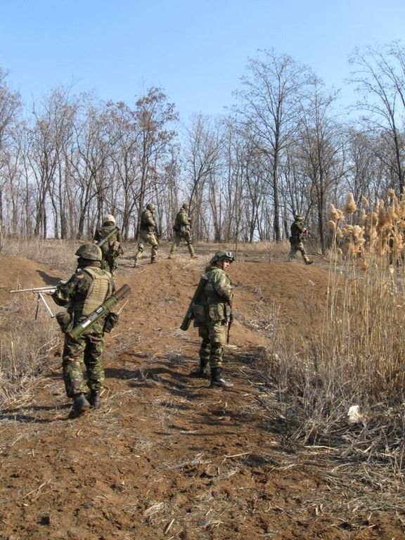 Львовские десантники провели учебные стрельбища