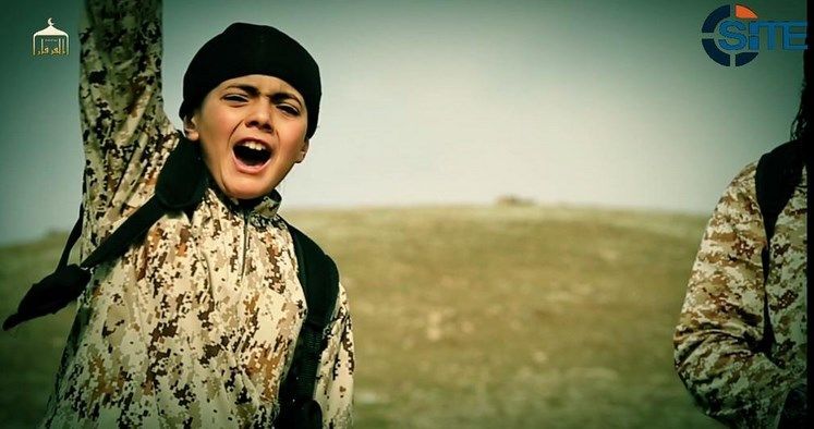 Боевики ИГИЛ опубликовали видео казни израильского шпиона подростком
